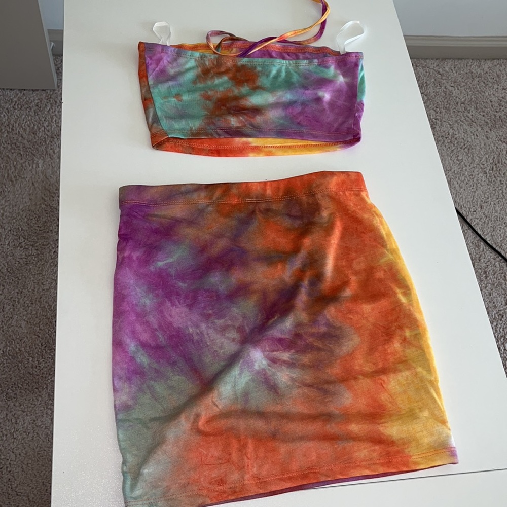 Tie dye 2 piece never worn make offers size xs🌺🌺🌺 - Picture 3 of 3